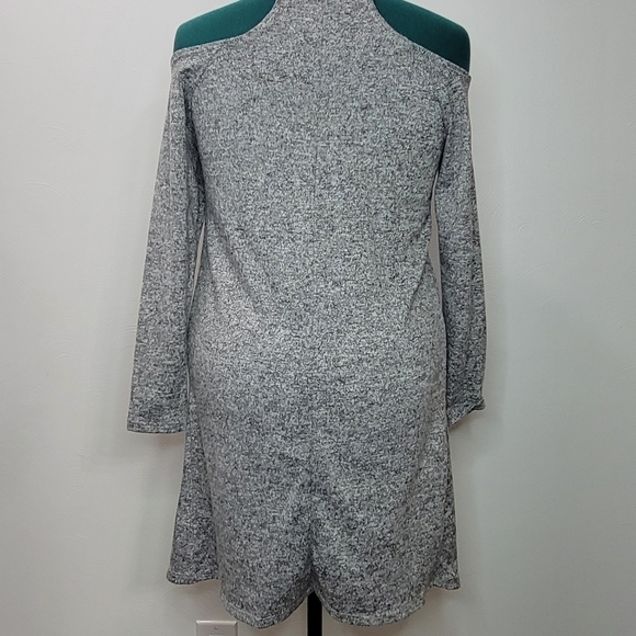 Women's Cold Shoulder Dress - Picture 3 of 4